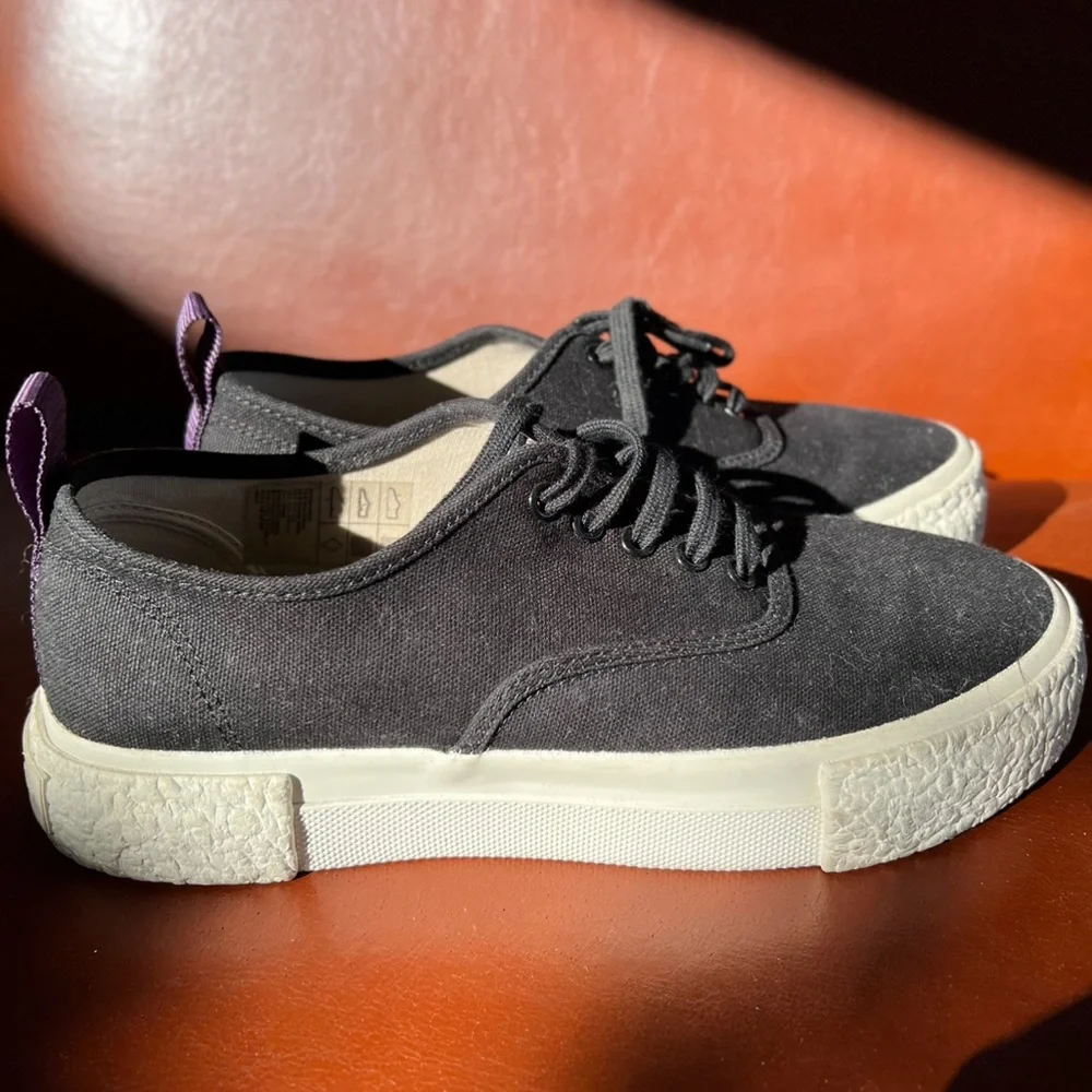 Shoe - Picture 5 of 10